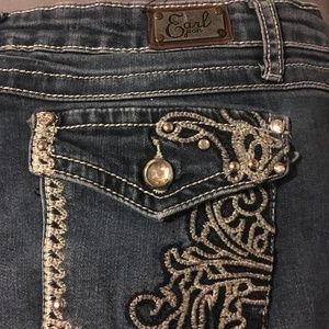 Embellished Pocket Earl Jeans Flare Cut Ladies